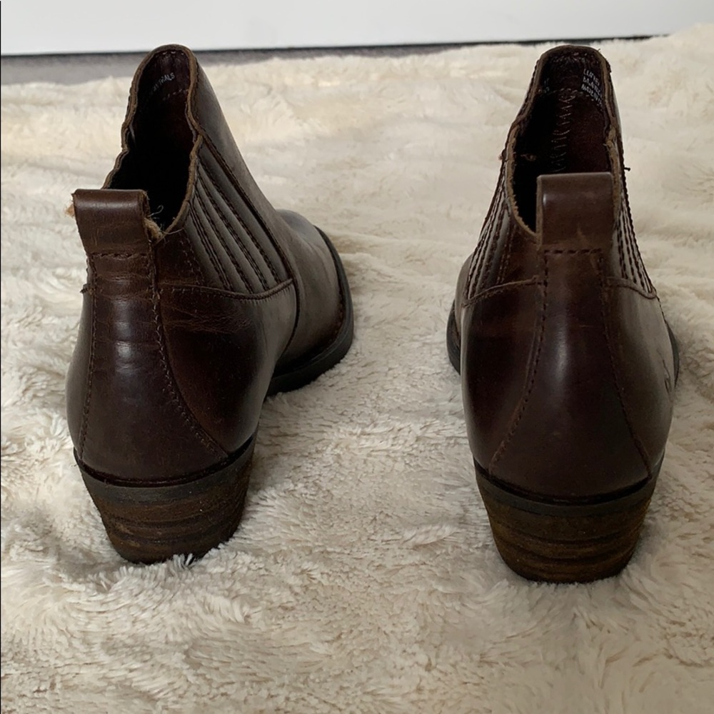 Born Women’s Beebe in Boardwalk Ankle Fashion Boots - Picture 2 of 7